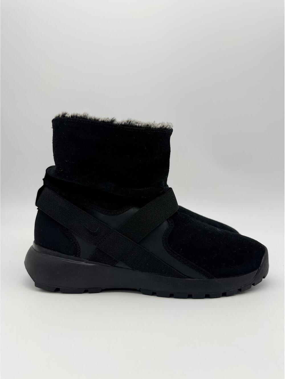 Nike Golkana Women's Winter Boot Triple Black Faux Fur Lined‎ Size 9